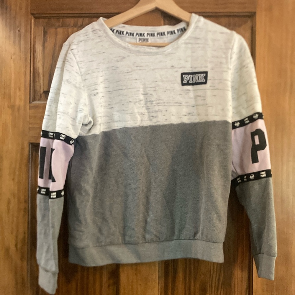 PINK Victoria's Secret Gray and White Women’s Sweater